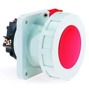 Okrągły, czerwony przycisk awaryjnego wyłączenia umieszczony na białej płycie, gotowy do naciśnięcia w razie niebezpieczeństwa.