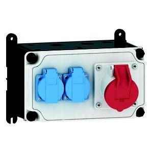 Listwa zasilająca z dwiema gniazdkami w kolorze niebieskim i jednym w kolorze czerwonym. Projekt wskazuje na przemysłowe zastosowanie.