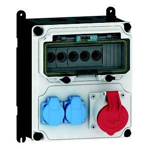 Wielogniazdowa jednostka elektryczna z wieloma złączami, w tym niebieskimi i czerwonymi gniazdami, odpowiednia do zastosowań przemysłowych.
