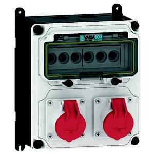 'Przemysłowa skrzynka sterownicza z czerwonymi przyciskami i wieloma gniazdami, odpowiednia do instalacji elektrycznych.'