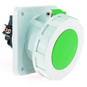 Zielona, okrągła wtyczka elektryczna z białą, kwadratową ramką, odpowiednia do zastosowań przemysłowych.