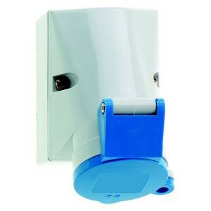 Niebiesko-białe elektryczne gniazdo ścienne, przeznaczone głównie do zastosowań przemysłowych, zapewnia bezpieczne podłączenie zasilania.