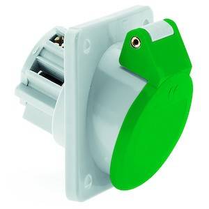 Biała wtyczka z zielonym dekielkiem ochronnym, widziana z boku.