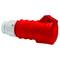 Czerwony, przemysłowy wtyk z wytrzymałą obudową, zamkiem bocznym i widocznymi stykami przyłączeniowymi. Odpowiedni do zastosowań wysokoprądowych.