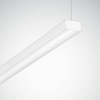 Nowoczesna biała lampa sufitowa o minimalistycznym designie zwiesza się na przewodzie z sufitu.