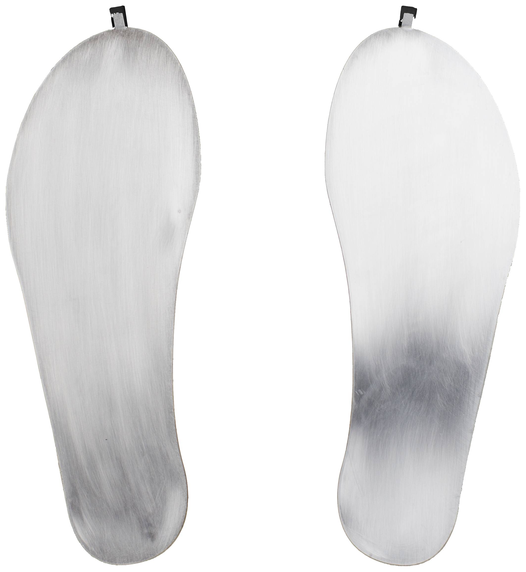 Wkładki metalowe w kształcie podeszew butów, ułożone obok siebie.