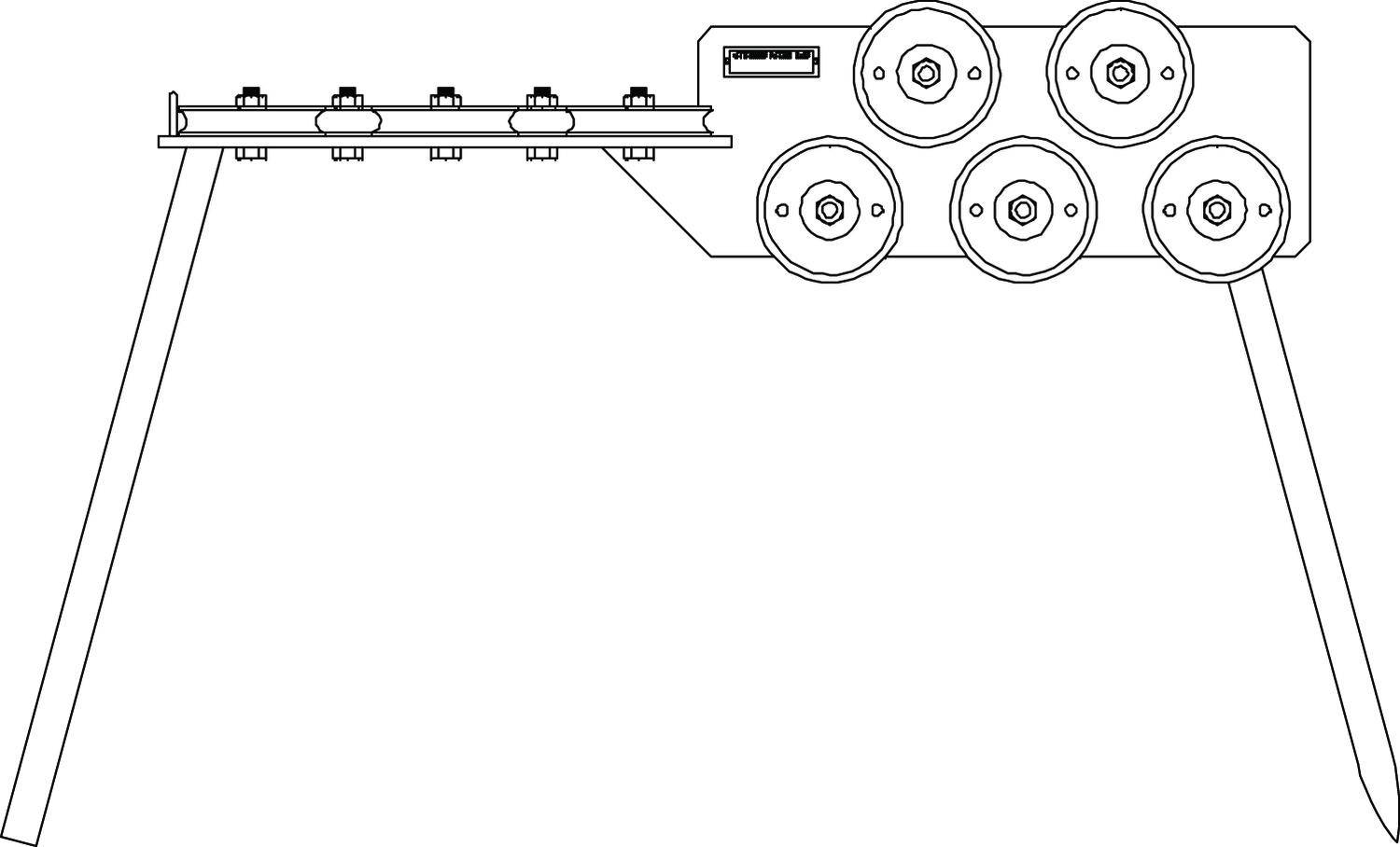 Rysunek techniczny elementu maszyny z kołami zębatymi i mechanizmem dźwigniowym. Po lewej stronie cztery śruby na osi poziomej, po prawej stronie sześć kół zębatych.