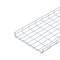 Metalowy kosz siatkowy, prostokątny, otwarty, z podwyższoną tylną ścianką. Przydatny do przechowywania lub organizacji przedmiotów.