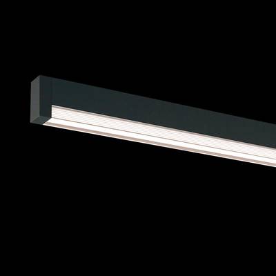 Nowoczesna, podłużna lampa LED z czarną ramą, która emituje równomierne, ciepłe światło. Idealna do oświetlenia biurowego.