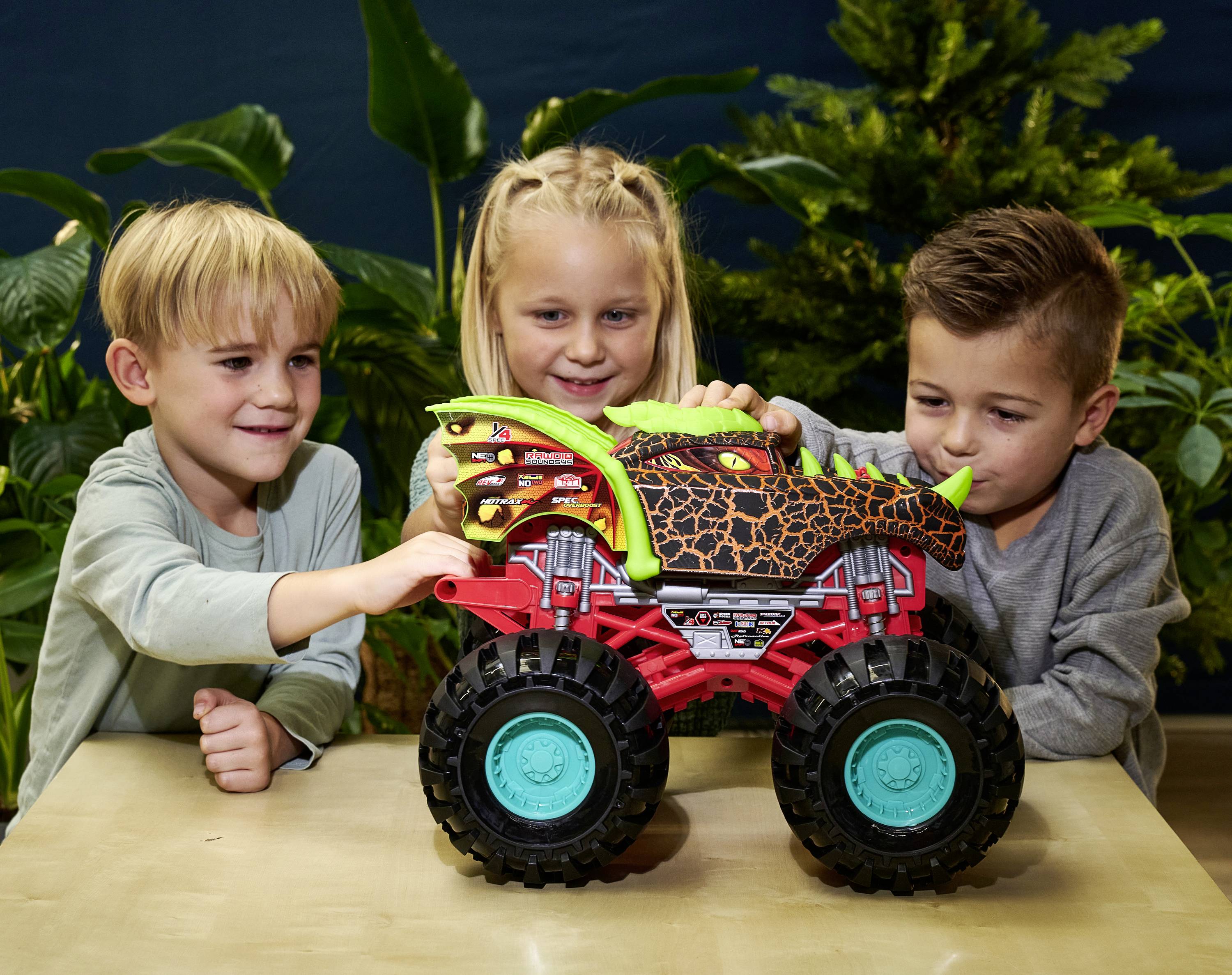 Моделька автомобіля Dickie Toys Dragon Monster Truck готова до використання моделька автомобіля