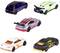 Pięć zabawkowych samochodów w różnych kolorach i wzorach na białym tle, każdy z charakterystycznymi sportowymi elementami i tylnym skrzydłem.