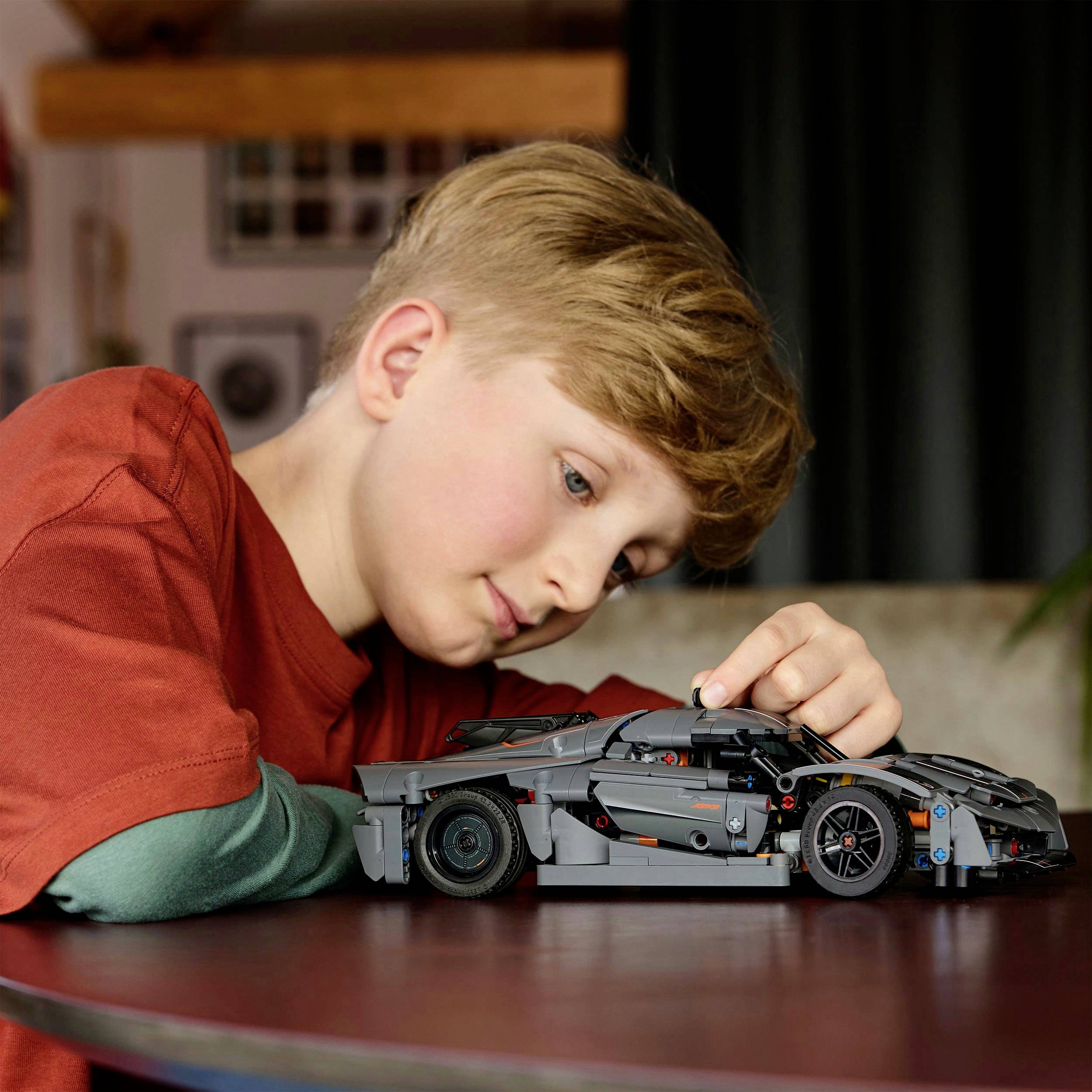 LEGO® TECHNIC 42173 Суперспортивний автомобіль Koenigsegg Jesko Absolut 1 шт.