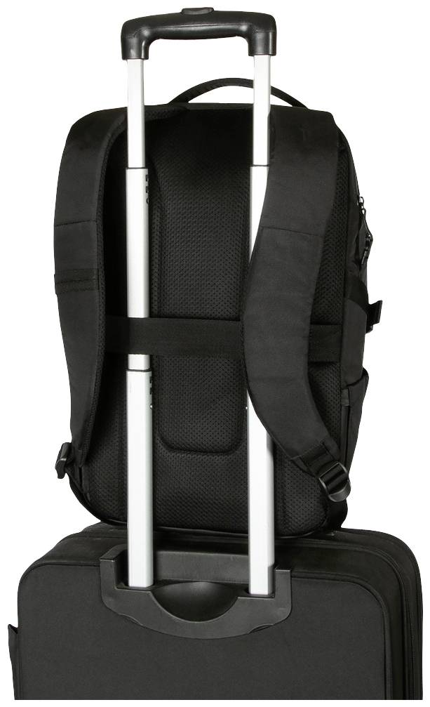 Czarny plecak jest przymocowany do wysuwanej rączki walizki na kółkach, gotowy do podróży.
