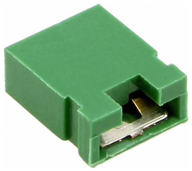 Zielony przewód połączeniowy do obwodów elektrycznych z metalowymi stykami kontaktowymi.