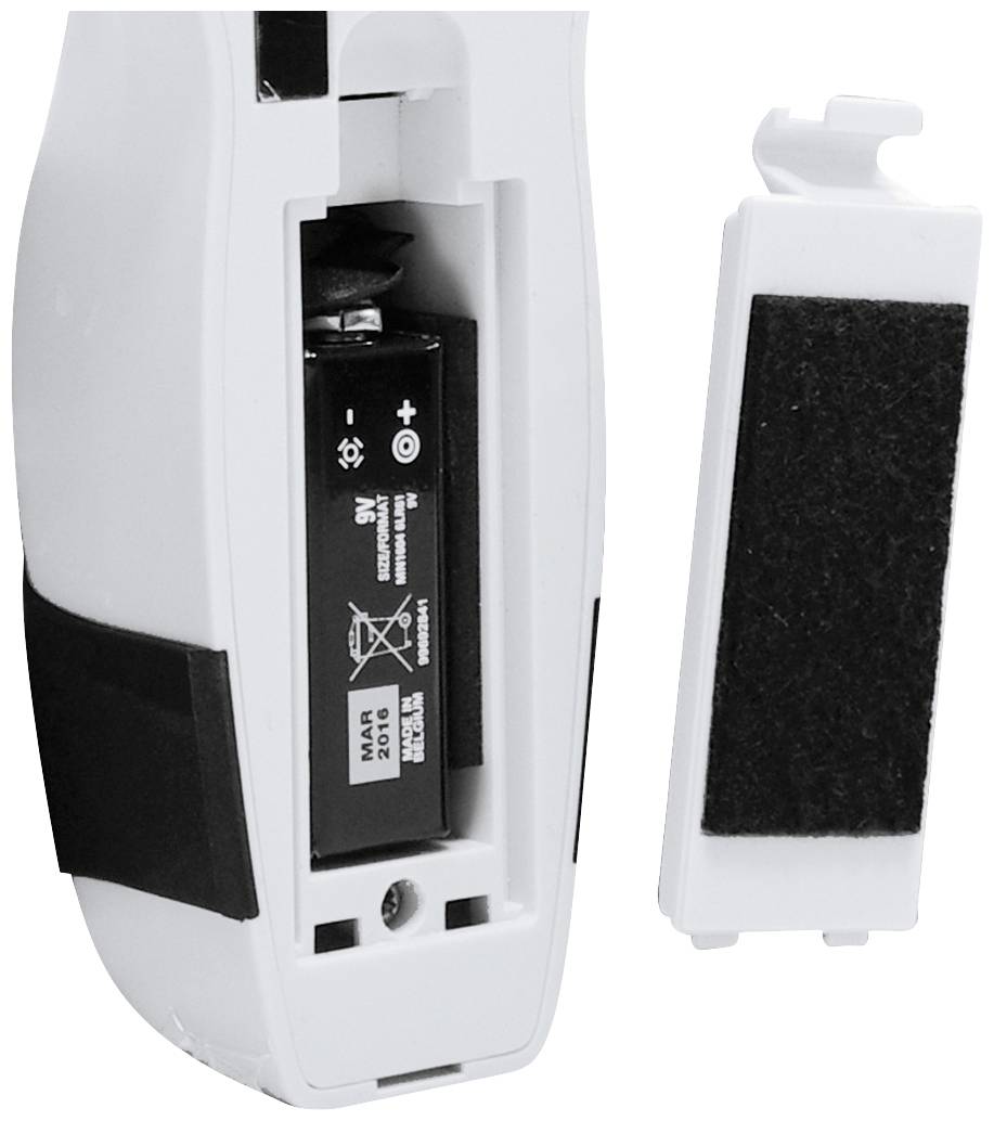 Otwarcie urządzenia elektronicznego z widoczną baterią; uchwyt baterii został wyjęty.