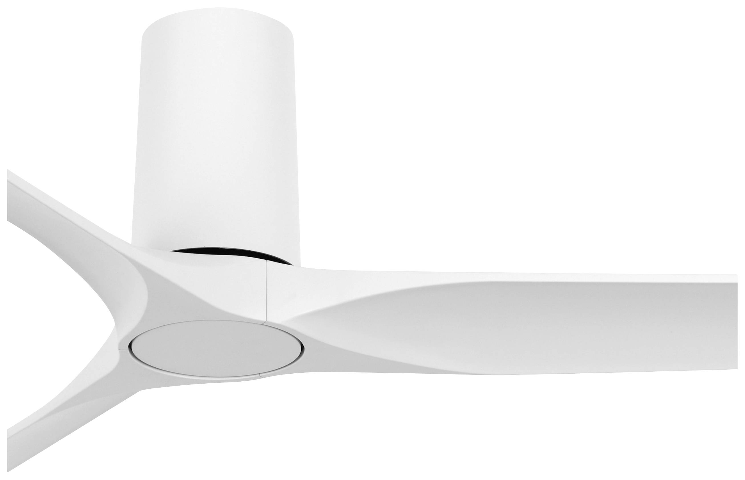 Nowoczesny, biały wentylator sufitowy z trzema smukłymi łopatkami i cylindryczną obudową silnika, o minimalistycznym designie.