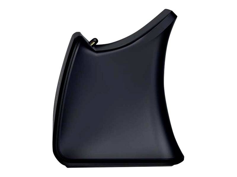 Czarna, krzywa waza w minimalistycznym stylu. Prosta forma wygląda nowocześnie i elegancko.