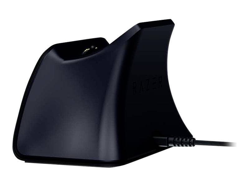 Czarna ładowarka Razer pod skosem, z podłączonym przewodem po prawej stronie.