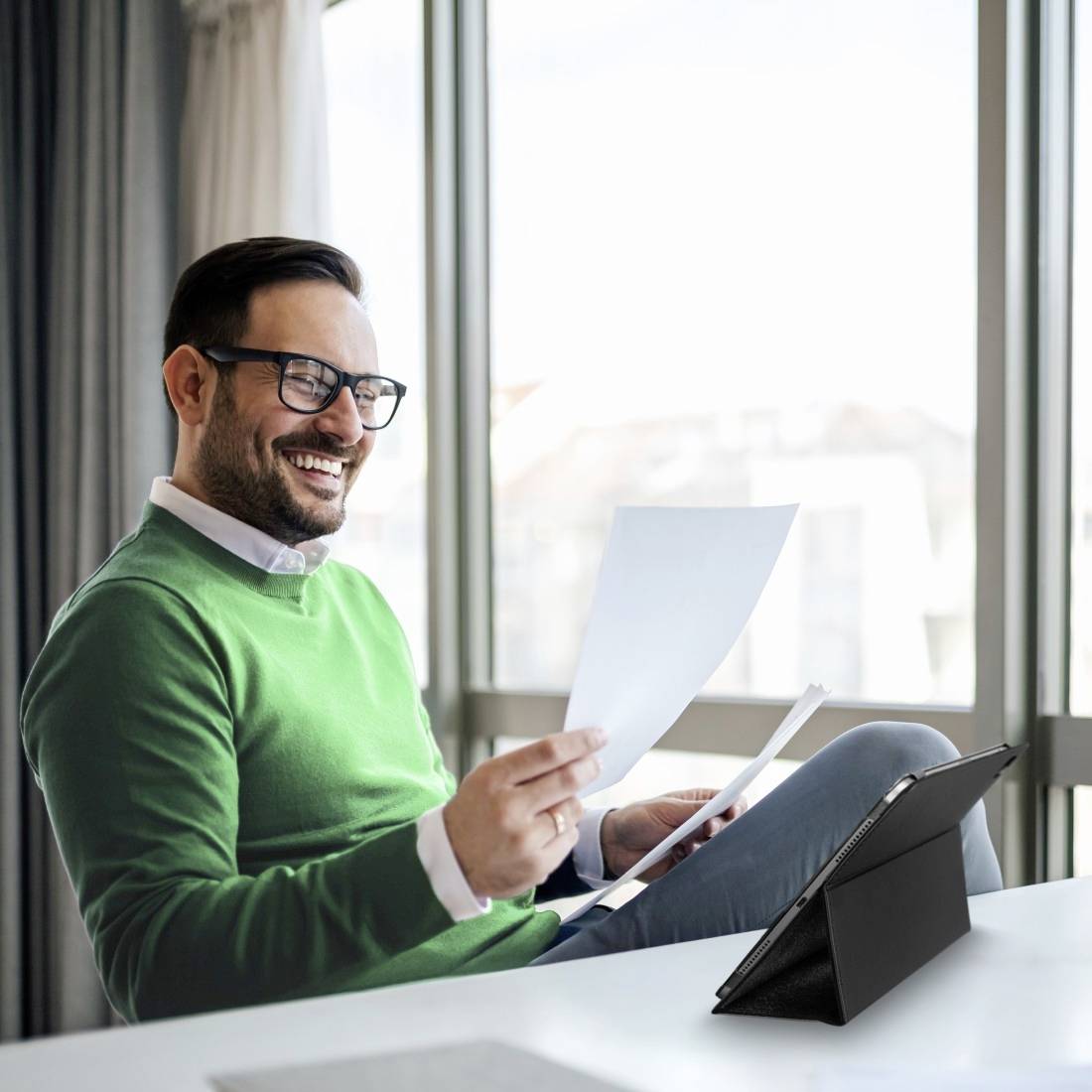 Сумка для планшета Hama чорного кольору