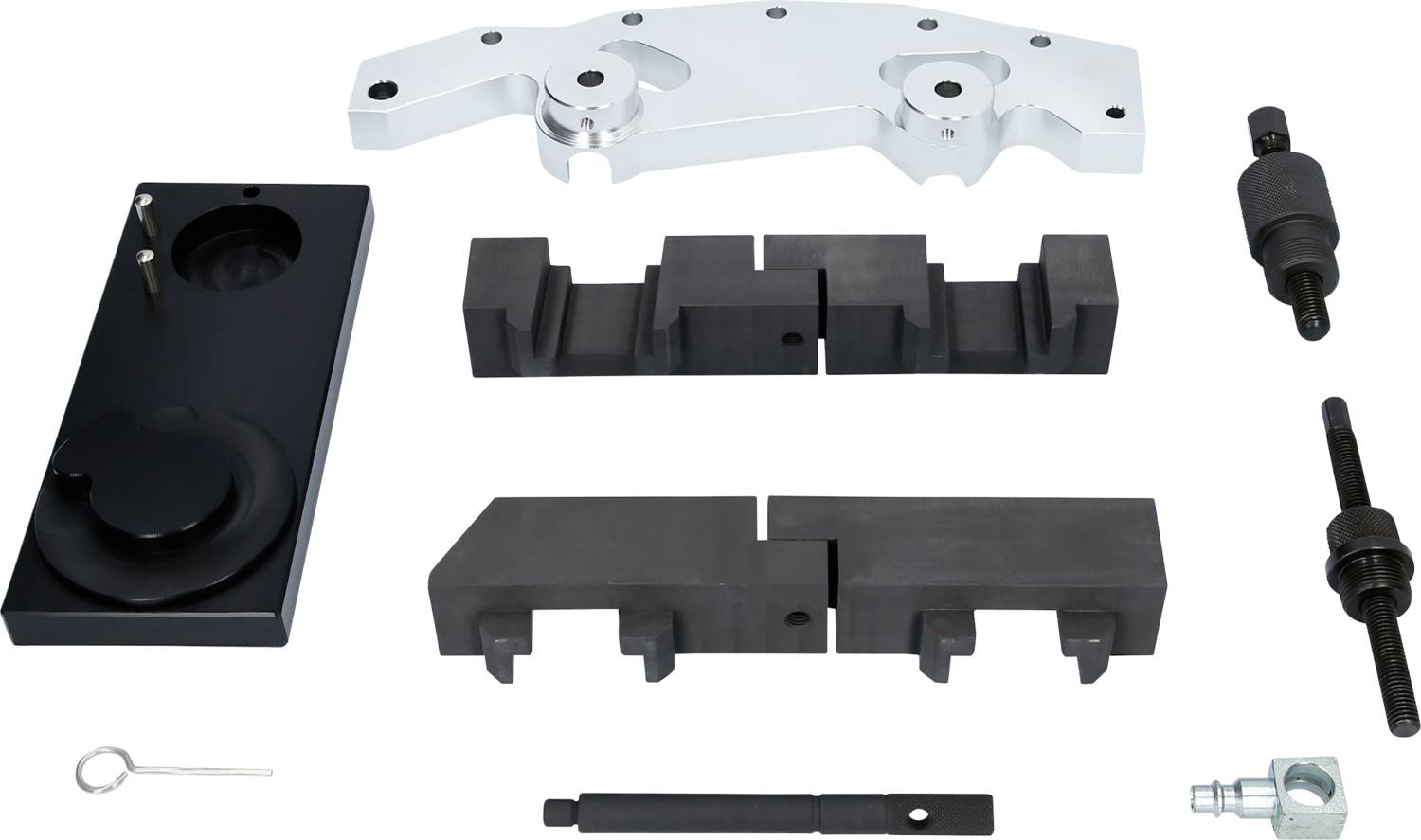 Zestaw narzędzi z różnymi elementami do pozycjonowania i blokowania silnika, w tym uchwytów, śrub i sworzni.