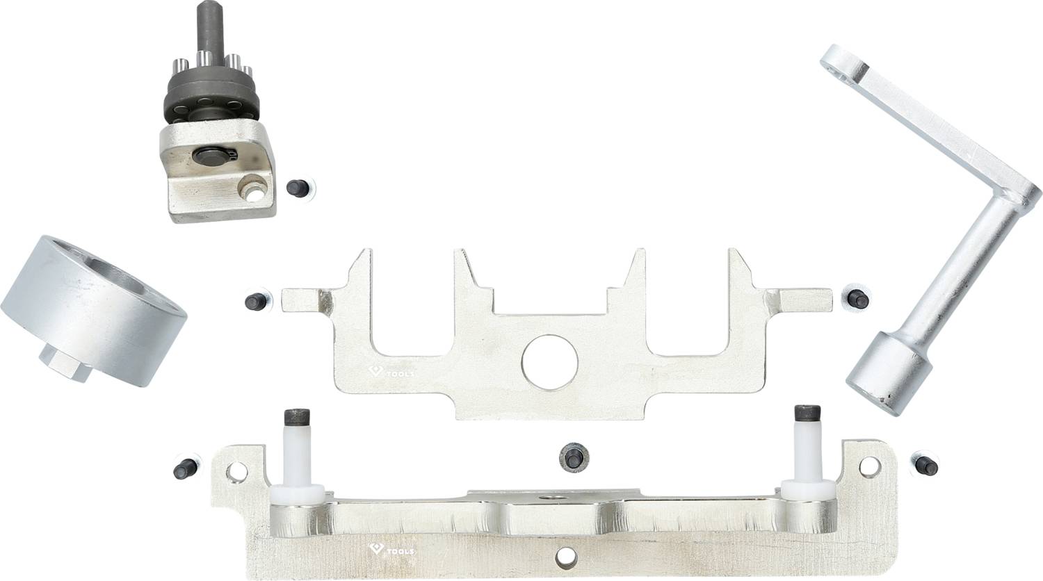 Metalowy zestaw narzędzi do regulacji silnika z różnymi kształtami, śrubami i uchwytami, ułożonymi w symetrycznym układzie.