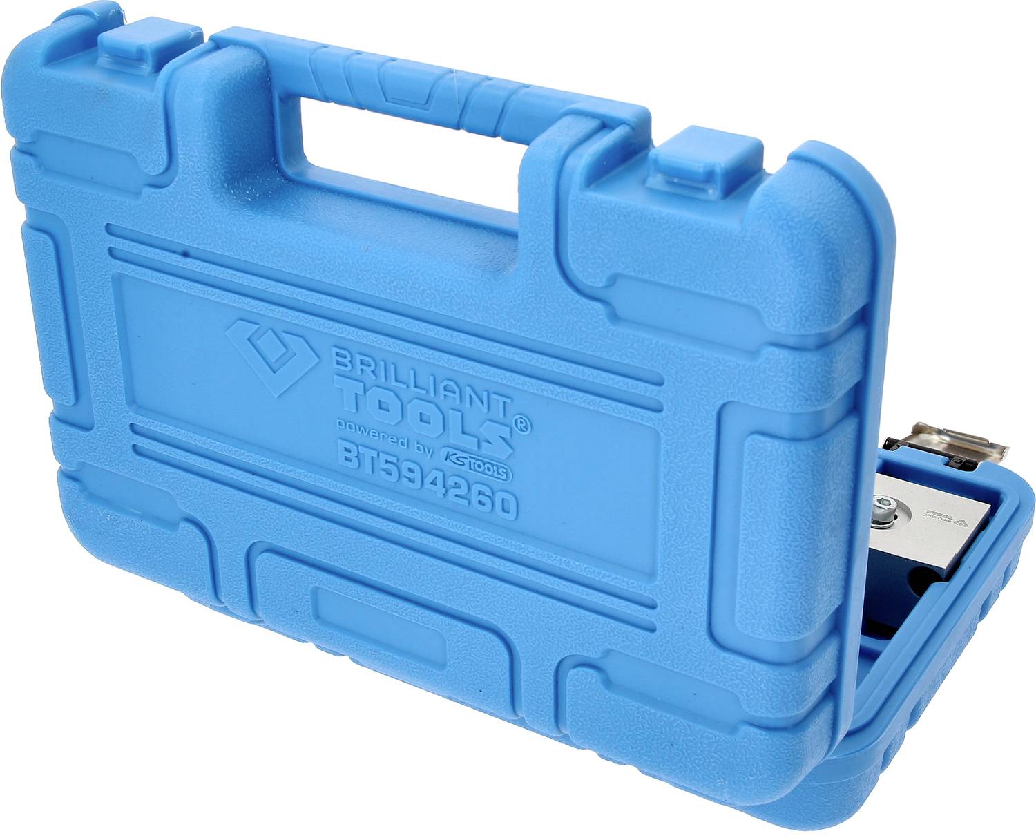 Niebieski plastikowy kufer z napisem 'BRILLIANT TOOLS'. Częściowo otwarty, ukazujący metalowe narzędzia w środku.