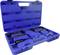 Niebieski plastikowy kufer na narzędzia z różnymi przegródkami, pokazany w otwartej formie. Zawiera różnorodnie ukształtowane czarne narzędzia i akcesoria.