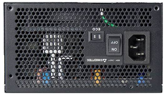 Zasilacz komputerowy z kratką wentylacyjną, włącznikiem włącz/wyłącz i gniazdem przyłączeniowym.