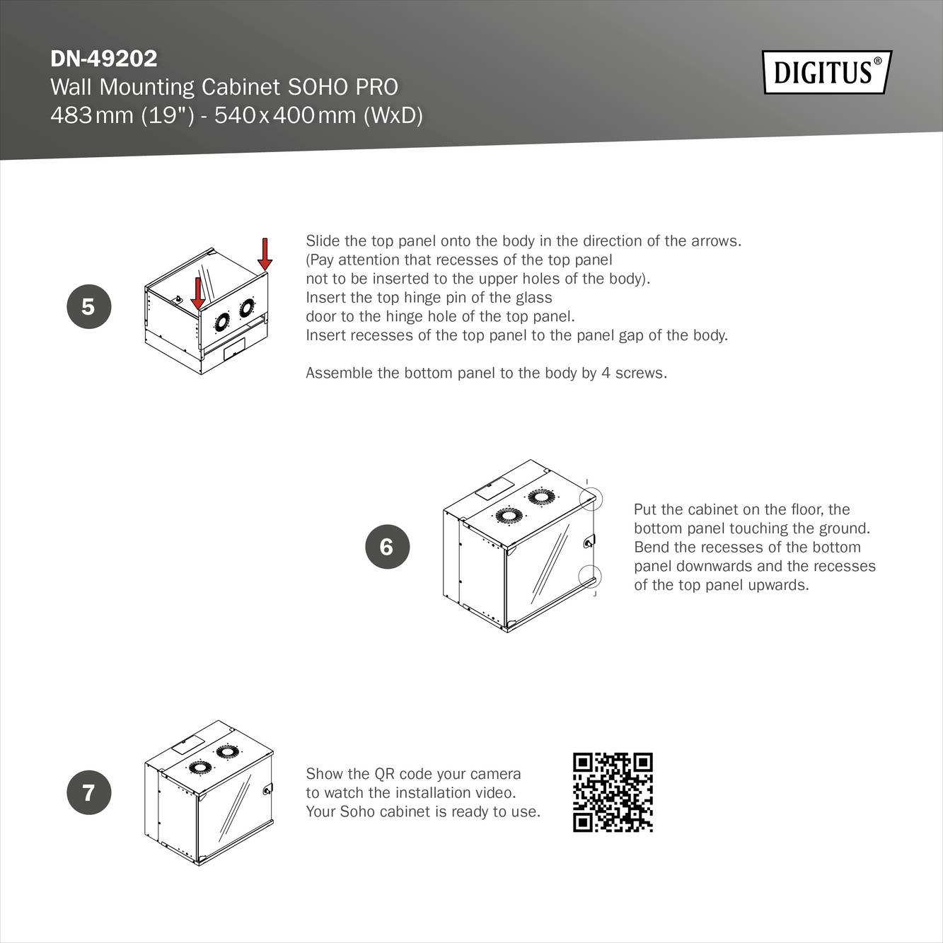 Instrukcja montażu obudowy ściennej Digitus przedstawia szczegółowe diagramy krok po kroku dotyczące mocowania paneli w obudowie. Kod QR do uzyskania dodatkowych informacji.