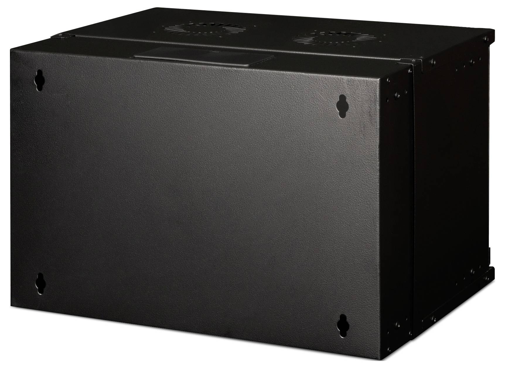 Czarna obudowa prostokątna z otworami wentylacyjnymi i otworami mocującymi w narożnikach, odpowiednia do montażu urządzeń technicznych na ścianie.