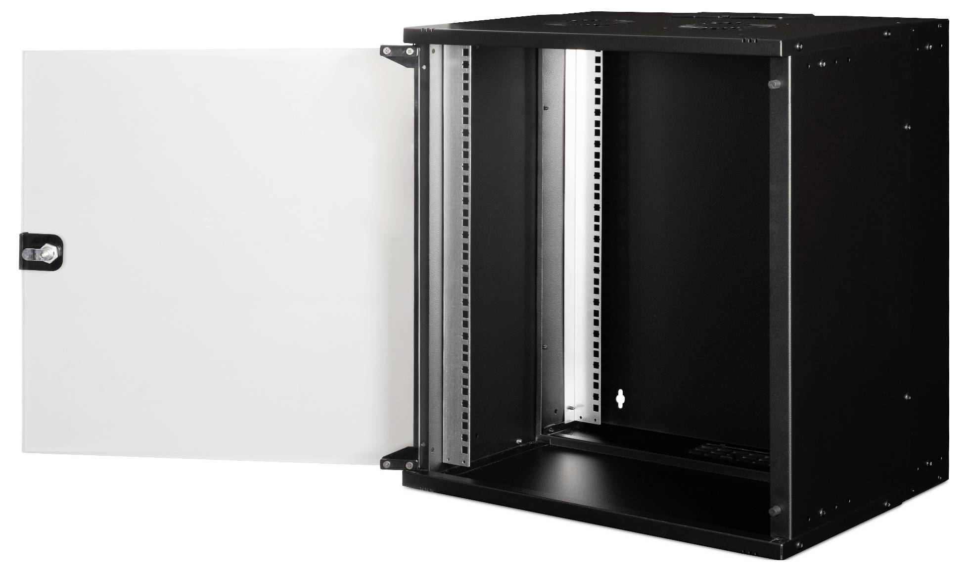 Czarny szafa serwerowa z otwartymi drzwiami prezentuje pusty wnętrze oraz szyny montażowe.