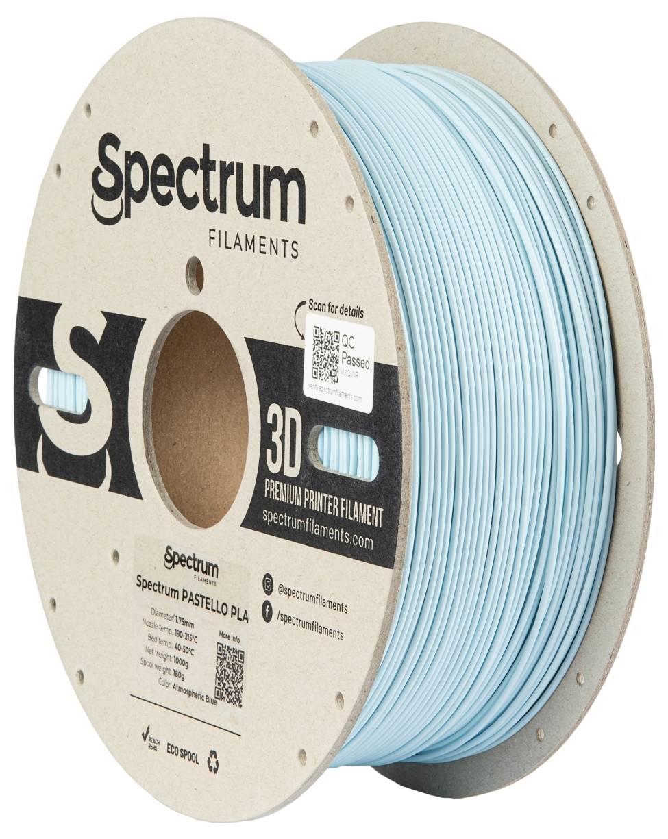 Rolka filamentu z jasnoniebieskim materiałem do druku 3D firmy Spectrum Filaments, oznaczona jako 'Spectrum PASTELLO PLA'.