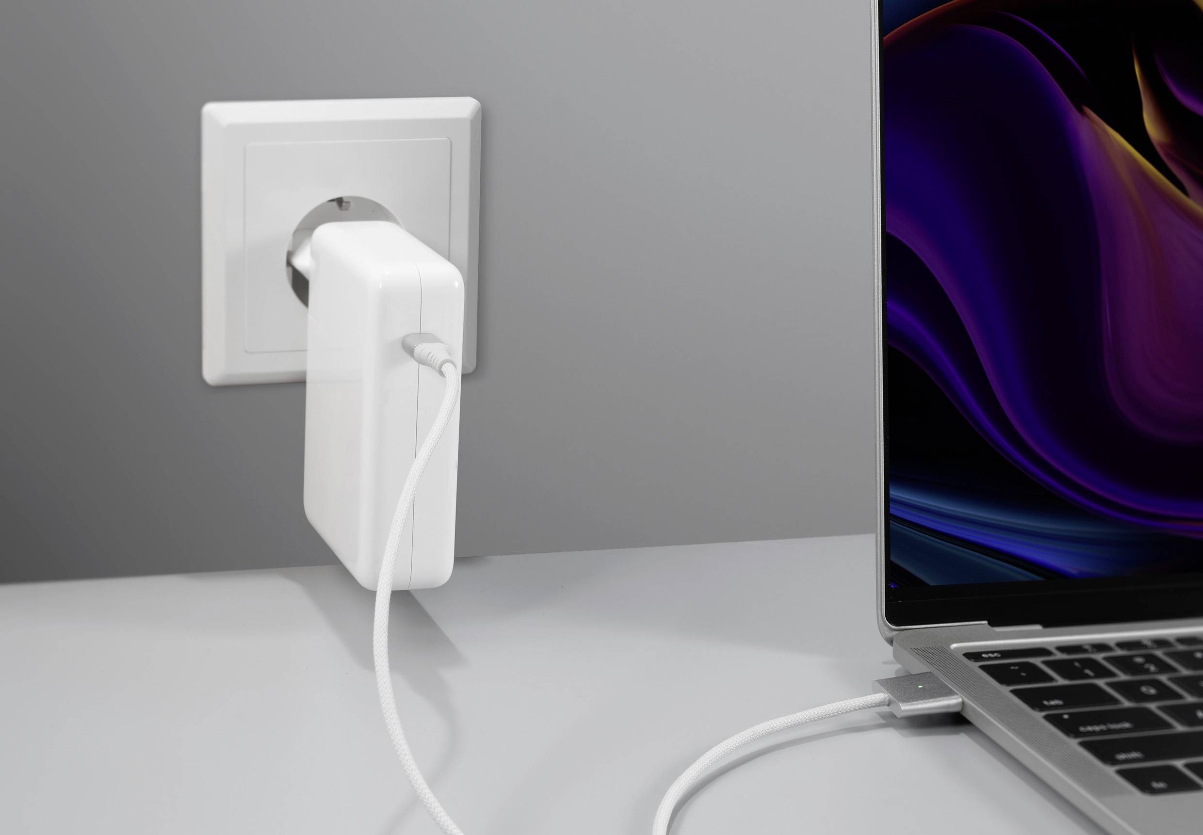Зарядний кабель Renkforce USB-C® USB, Magsafe 3, 1,00 м, білий магнітний чоловічий роз'єм RF-6437914