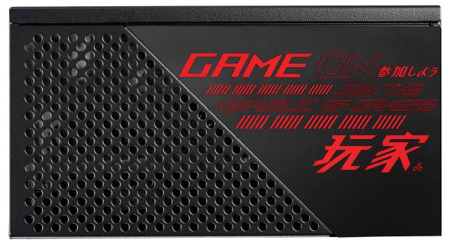 Czarna obudowa z czerwonym tekstem 'GAME ON' i 'JOIN THE REPUBLIC OF GAMERS', obok wzór perforowany.
