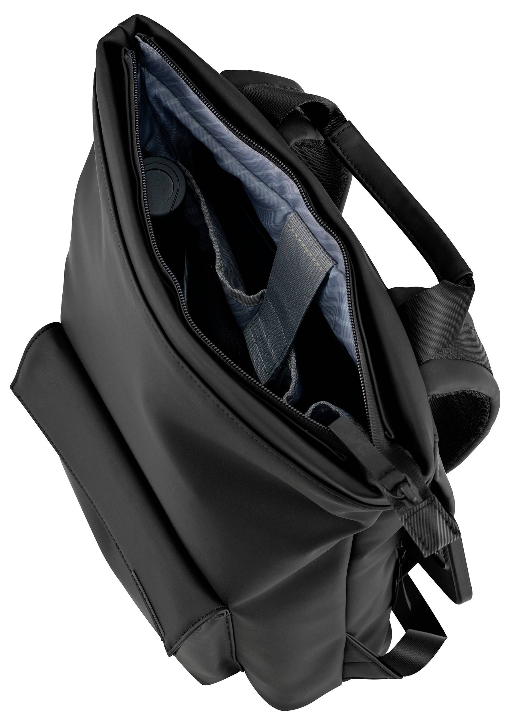 Otwarta czarna torba na laptopa ukazuje kieszeń wewnętrzną z wyściełaną ochroną oraz wieloma przegródkami na akcesoria.