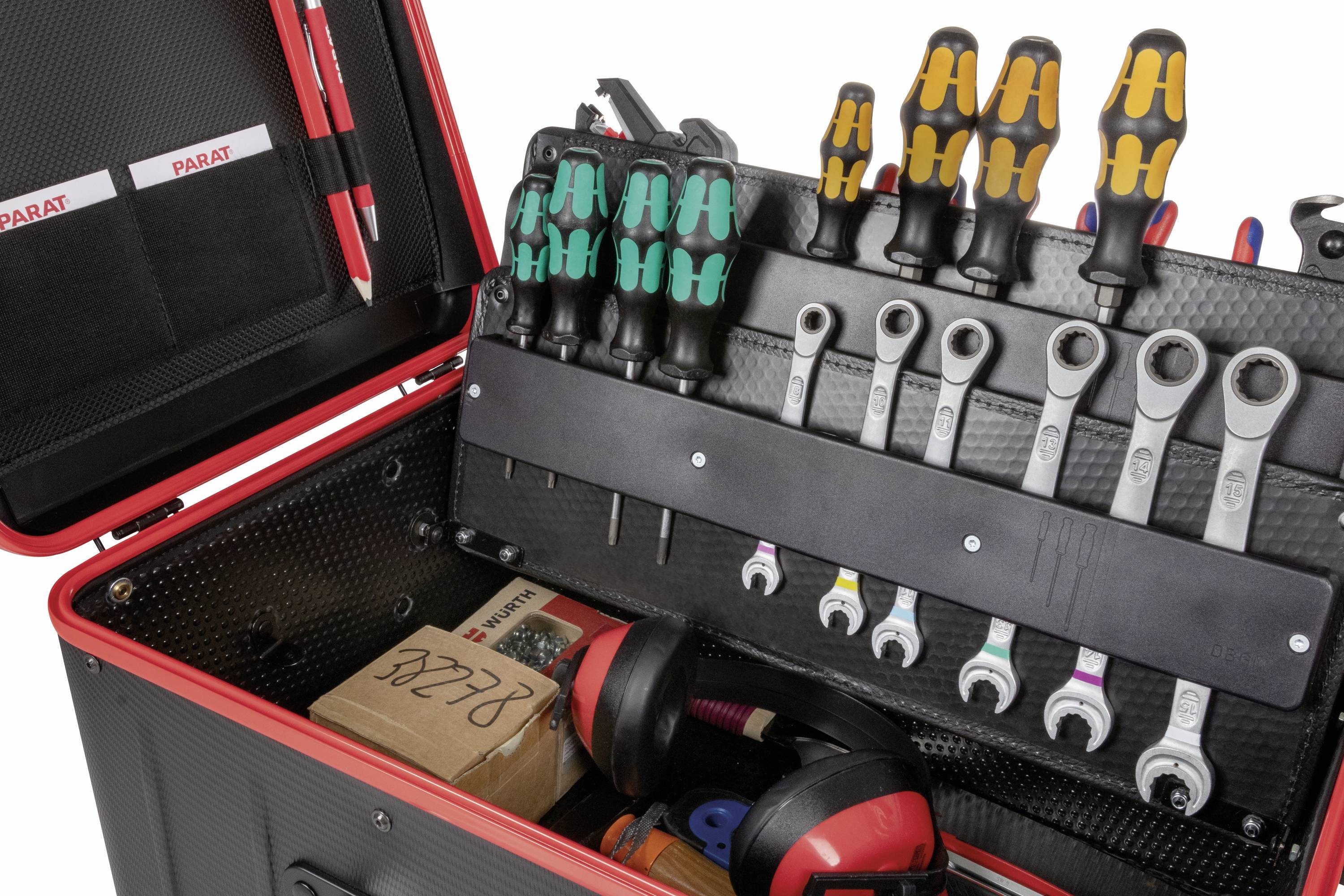 Skrzynka narzędziowa z otwartą pokrywą, prezentująca wkrętaki, klucze i karton. We wnętrzu znajdują się nauszniki ochronne.