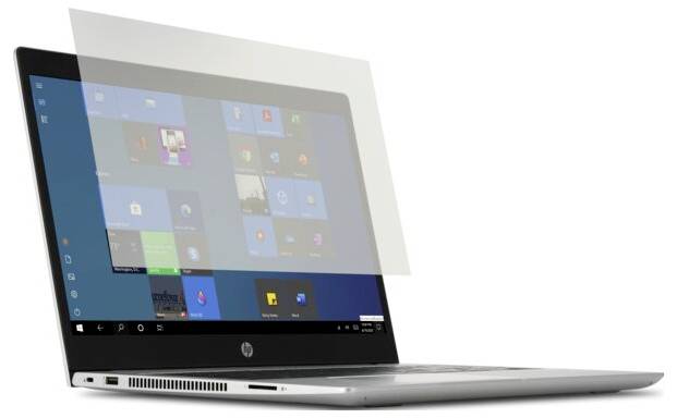 Laptop z włączoną stroną startową systemu Windows 10. Nad ekranem unosi się filtr, prawdopodobnie filtr prywatności.