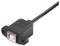 Czarny kabel USB-B z metalową obudową leży na białym tle.