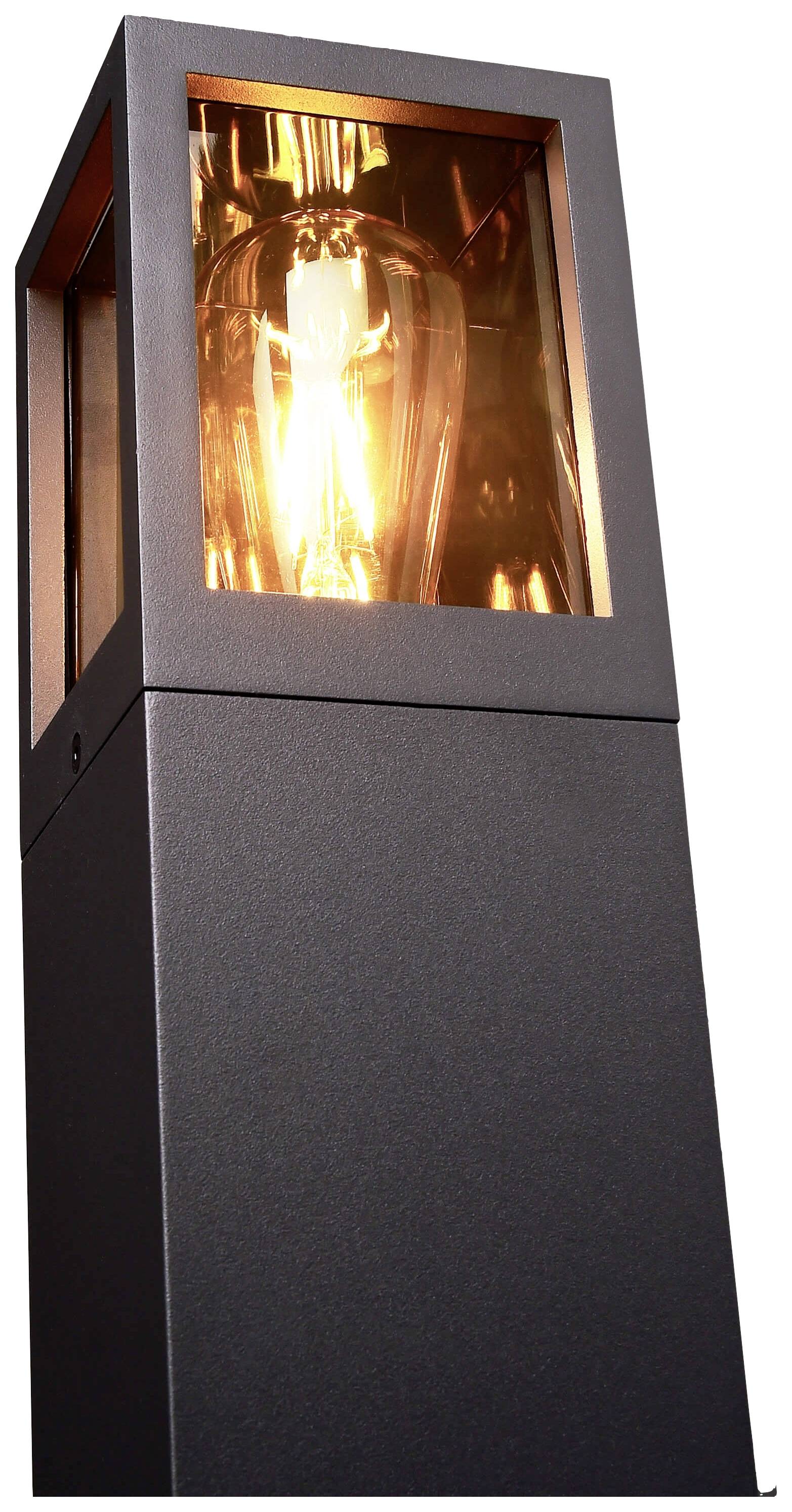 Nowoczesna lampa zewnętrzna z kwadratową, czarną obudową i widoczną żarówką włóknową, emitująca ciepłe światło.