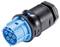 Niebieski, wielobiegunowy złącze elektryczne, otoczone czarną obudową ochronną, służące do łączenia przewodów elektrycznych.
