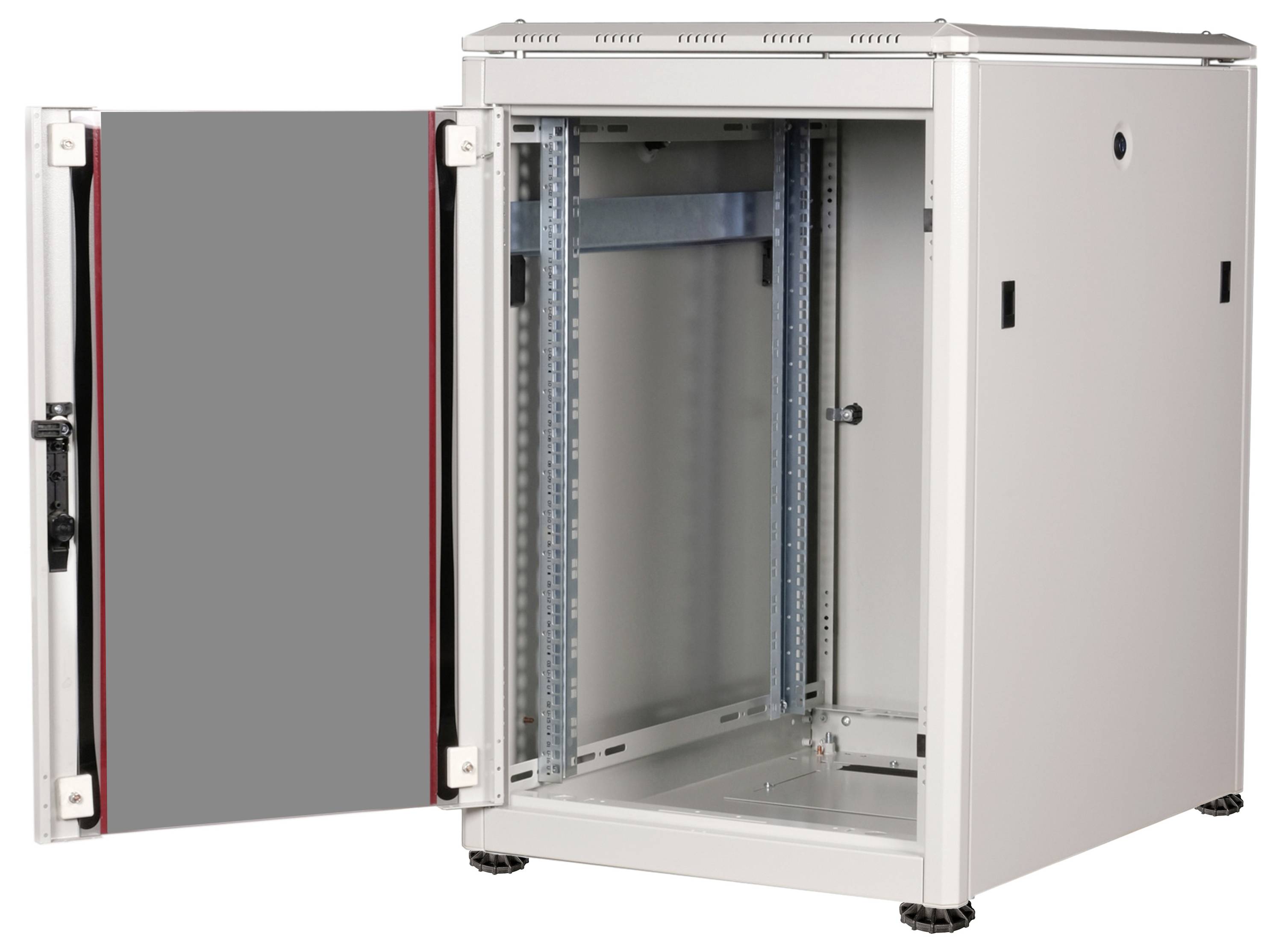 Metalowa, otwarta szafa sieciowa stoi na podłodze. Jedna z jej drzwi jest otwarta, ukazując puste półki wewnątrz.