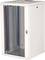 Białą, pustą obudowę szafy serwerowej ze szklanymi drzwiami, przeznaczoną do instalacji sprzętu sieciowego i informatycznego w centrach danych.