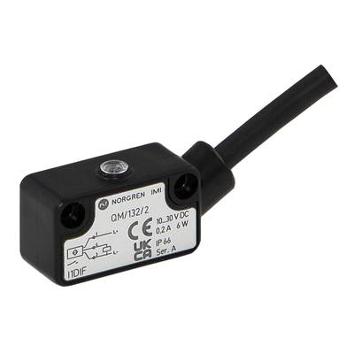 Czujnik zbliżeniowy w obudowie prostokątnej, z czarnym złączem kablowym. Oznaczenie: Norgren IMI, Model QM/132/2, 10-30 VDC, 0,2 A.