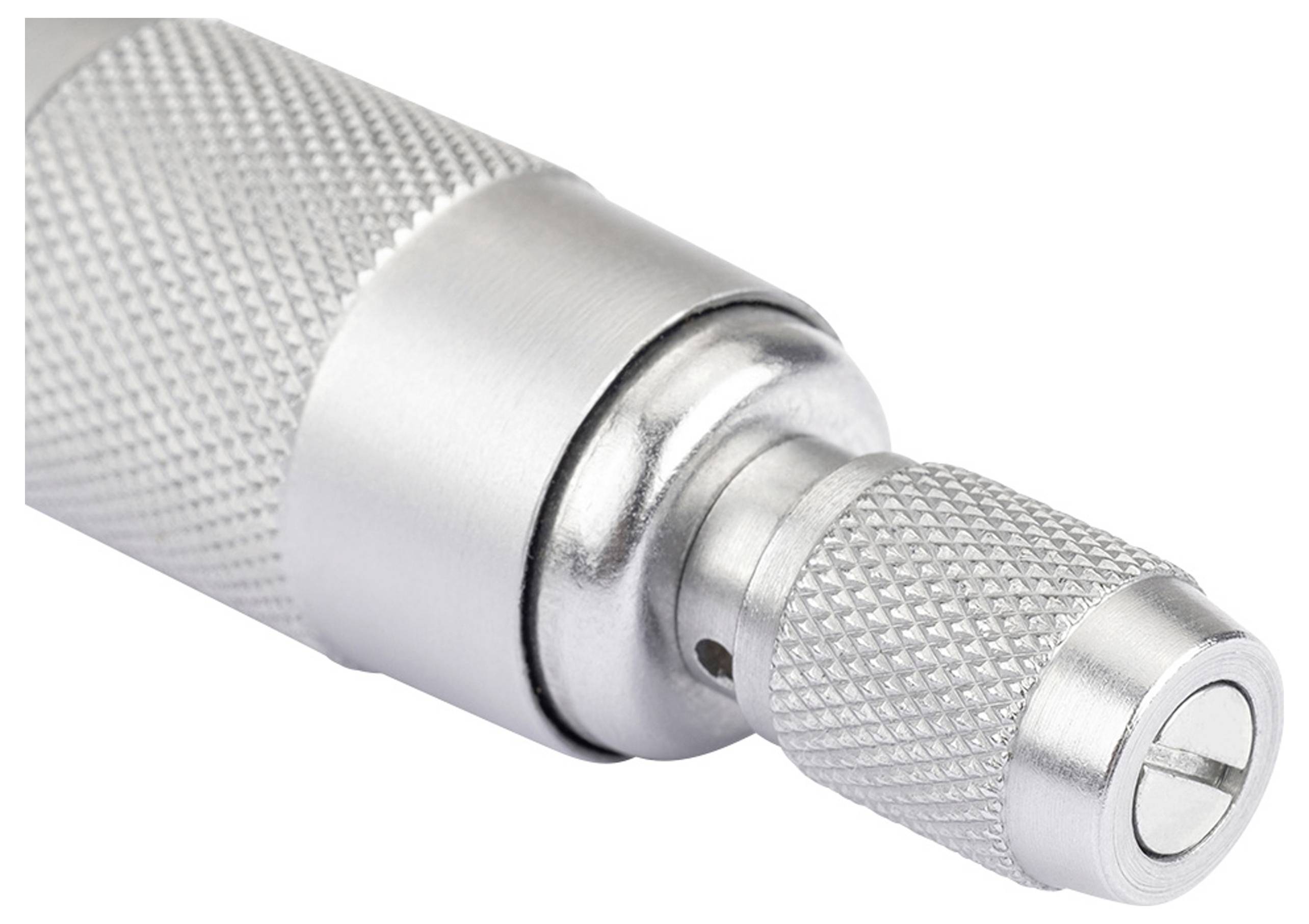 Szczegółowe zdjęcie precyzyjnie żłobionego metalowego uchwytu z okrągłą główką, stosowanego w rzemieślniczych lub technicznych zastosowaniach.