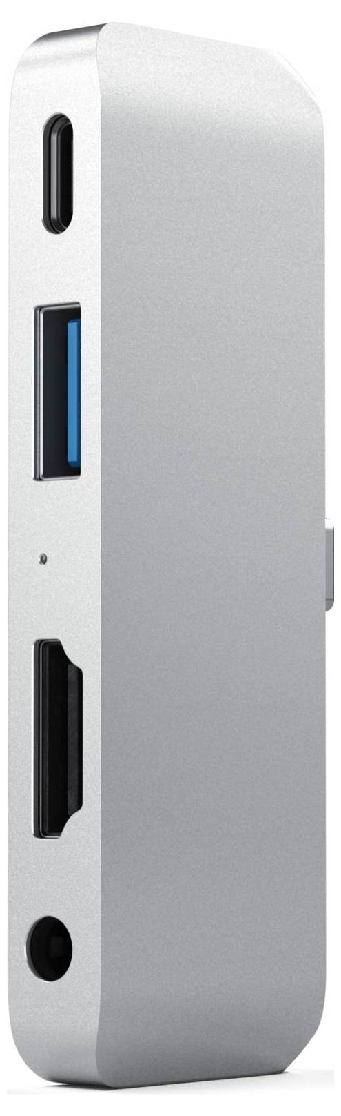 Srebrny hub USB-C z wieloma portami: HDMI, USB-A, czytnik kart SD, gniazdo audio 3,5 mm oraz port USB-C.