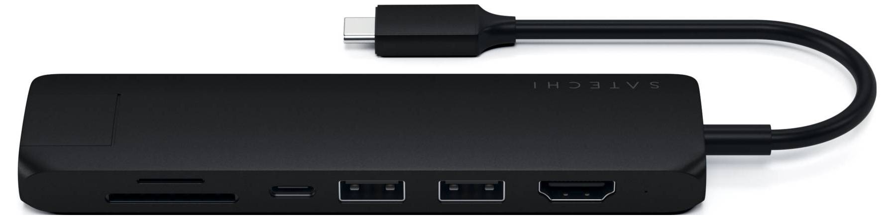 Czarny hub USB-C z wieloma portami: dwa porty USB, port HDMI i gniazdo na kartę SD.
