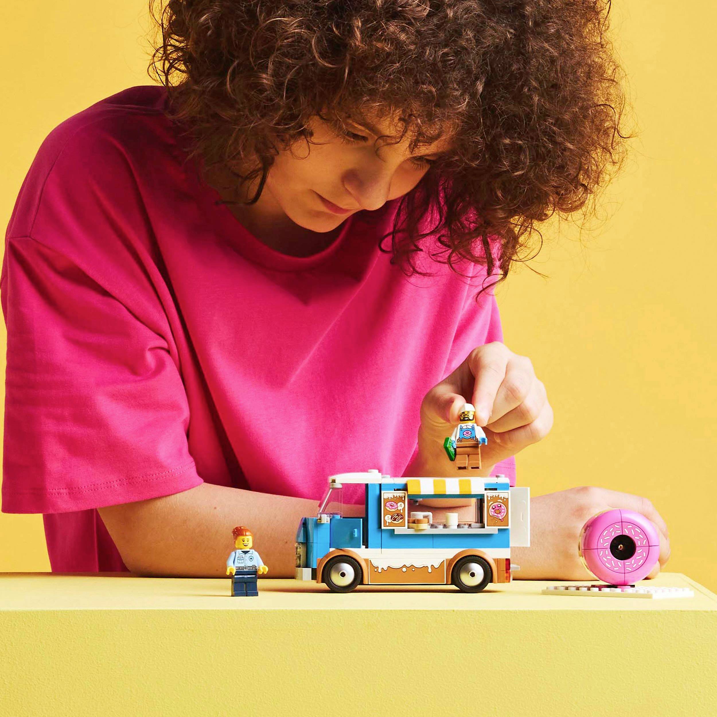 LEGO® CITY 60452 Вантажівка з пончиками