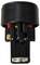 Czarny elektryczny adapter wtykowy z trzema metalowymi stykami i dwoma czerwonymi przewodami. Górna część o kształcie cylindrycznym.