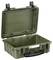 Zielony, wytrzymały kufer ochronny z tworzywa sztucznego z otwartą pokrywą, odpowiedni do transportu i przechowywania delikatnych urządzeń.