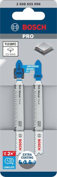 Dwa brzeszczoty do wyrzynarek Bosch Pro, model T121BFC, do cięcia uniwersalnego o grubości 2,5-6 mm, z specjalną powłoką zwiększającą trwałość.